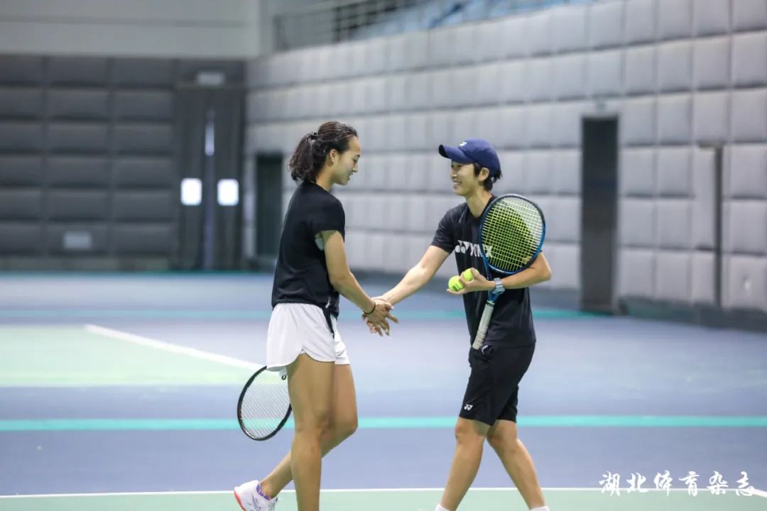 出一片天地 出一片天地